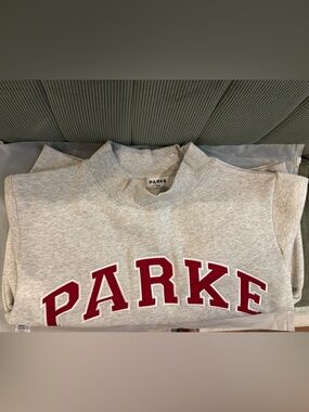 PARKE WOMENS s/m brand new sweatshirt (valentines drop)